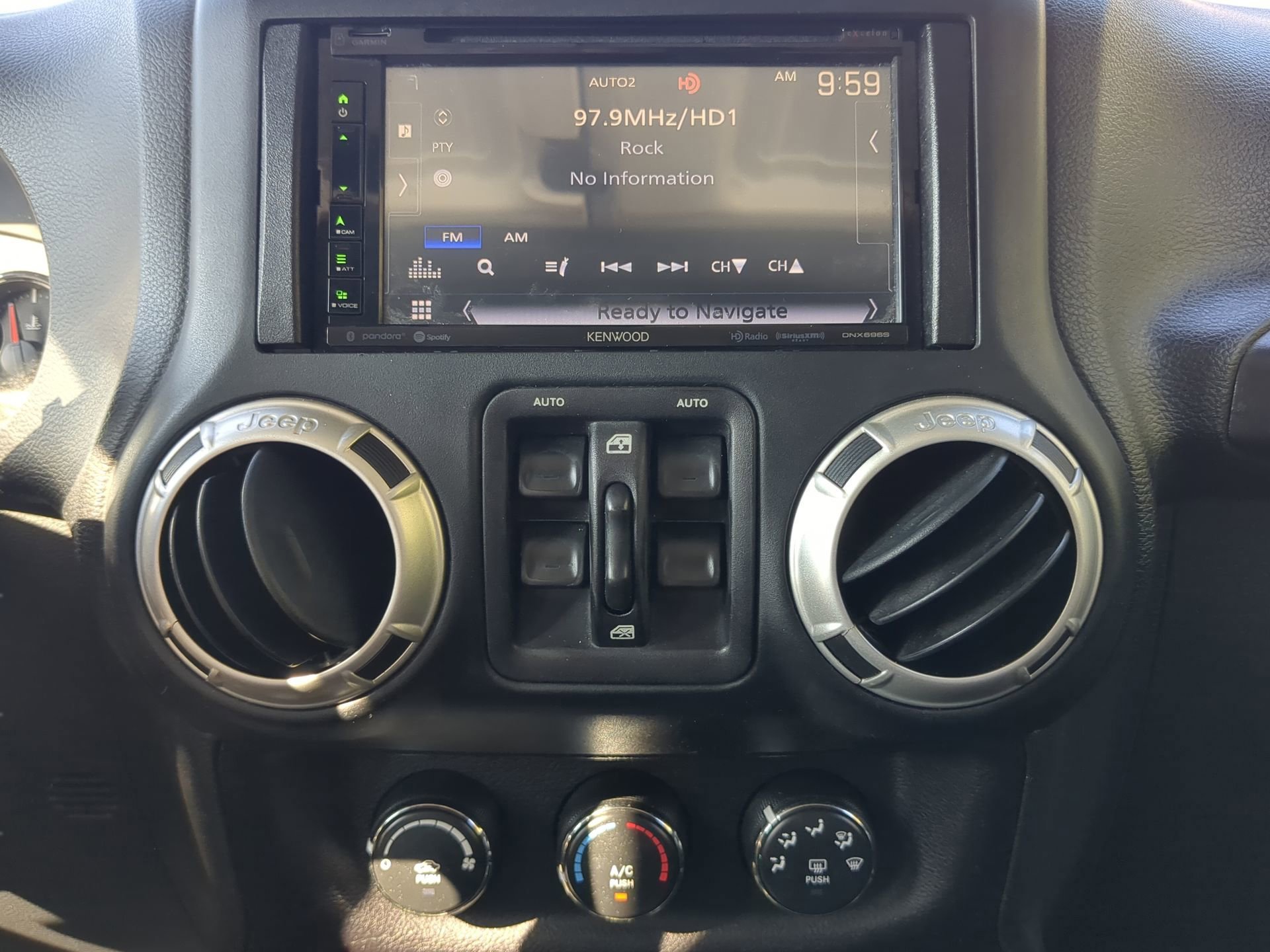 Used 2018 Jeep Wrangler Unlimited Sahara image 45