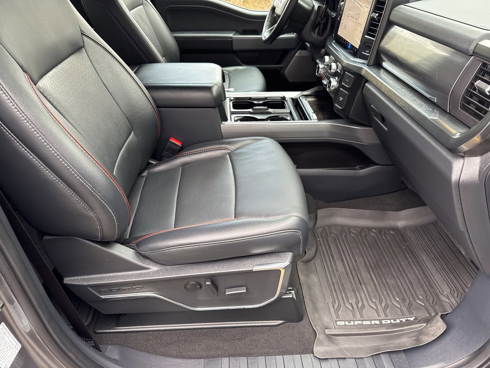 Certified 2024 Ford F250 Lariat w/ FX4 Off-Road Package image 34