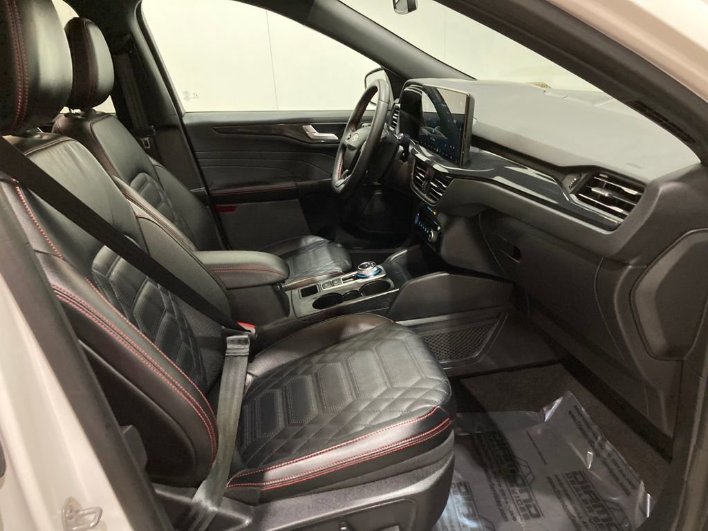 Certified 2023 Ford Escape ST-Line Elite w/ Premium Technology Package image 28