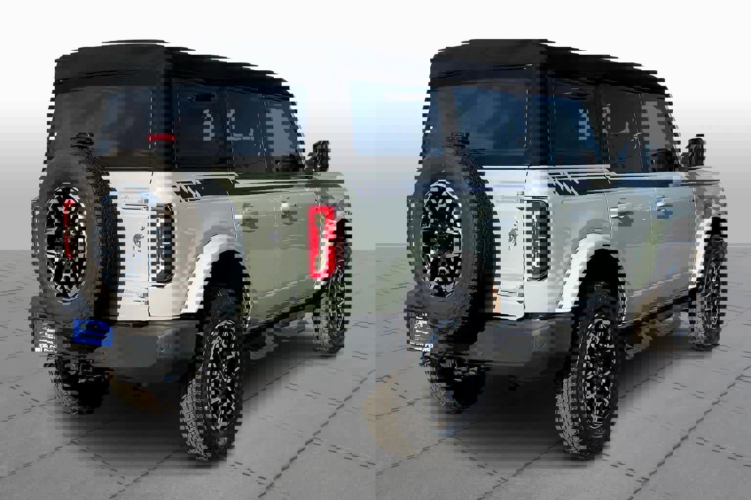 Certified 2023 Ford Bronco Outer Banks image 3