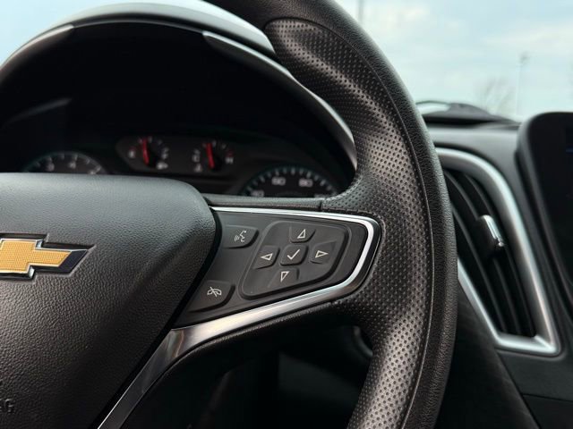 Used 2025 Chevrolet Malibu LS image 19