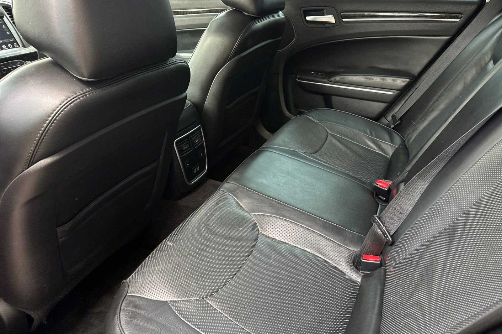 Used 2017 Chrysler 300 C w/ Safetytec Plus Group image 11