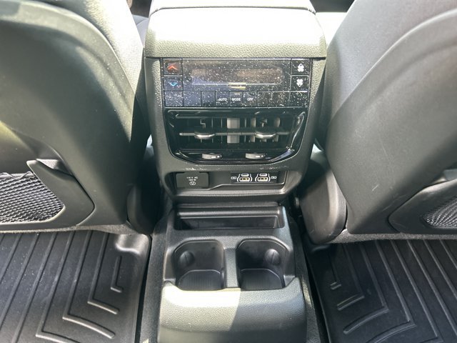 Used 2025 Jeep Grand Cherokee L Laredo w/ Luxury Tech Group I RWD image 26