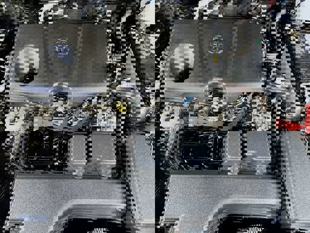 Used 2025 Toyota RAV4 LE image 12