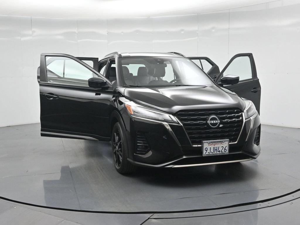Used 2023 Nissan Kicks SR w/ SR Premium Package FWD image 31