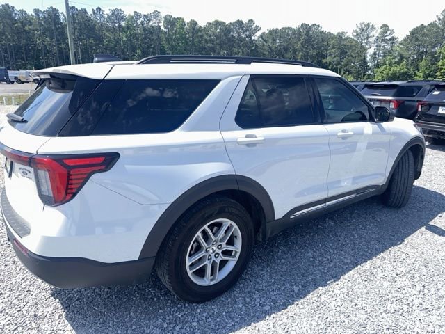 Certified 2025 Ford Explorer Active w/ Active Comfort Package RWD image 4