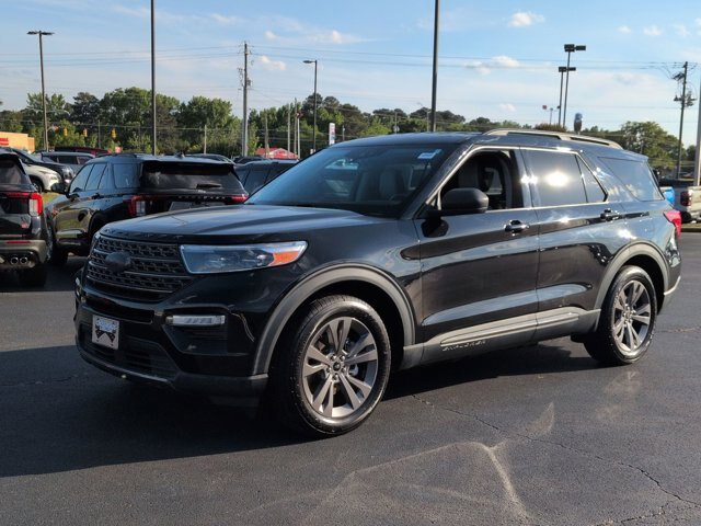 Certified 2021 Ford Explorer XLT w/ Equipment Group 202A RWD image 8