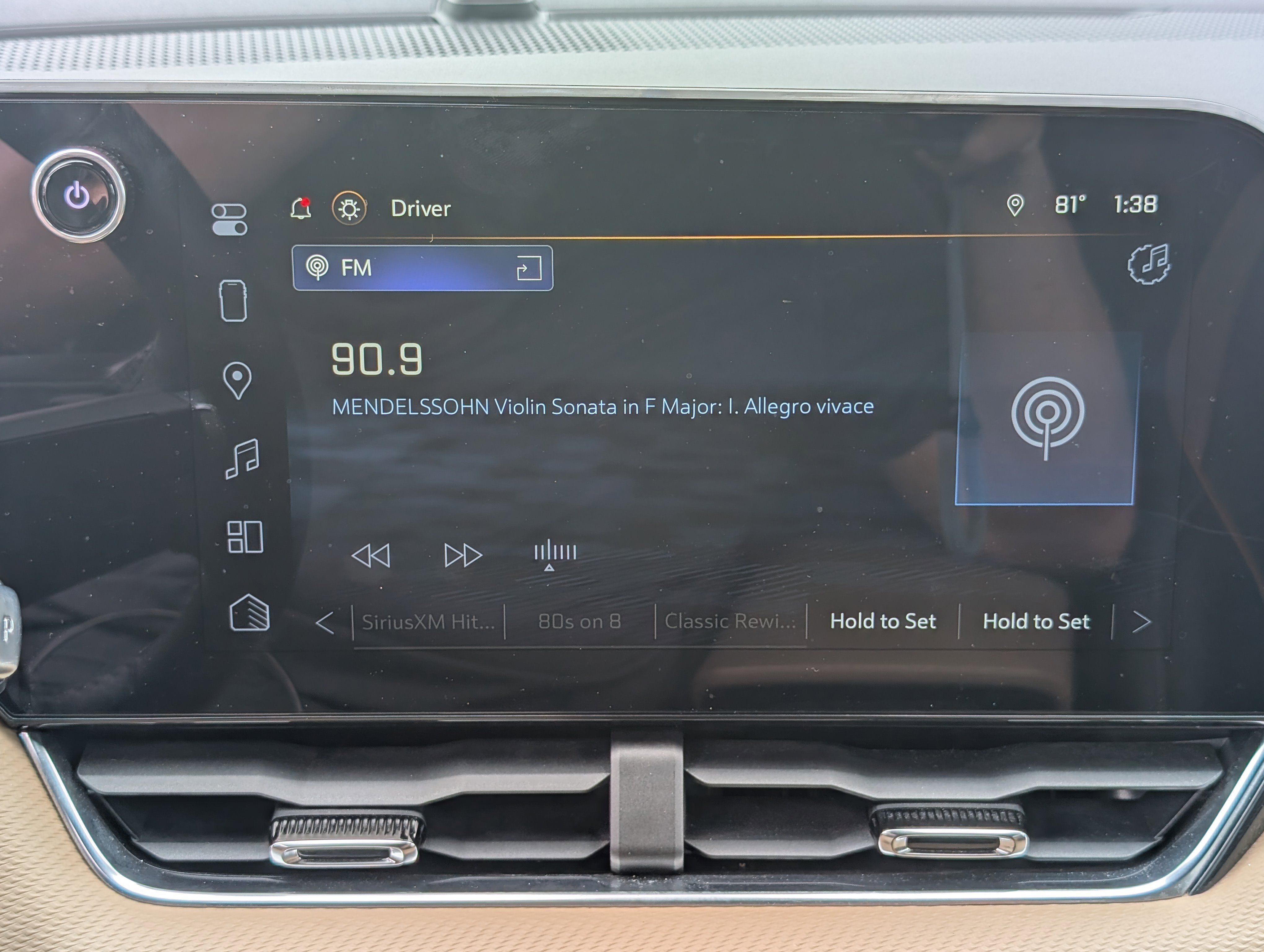 Used 2025 Chevrolet Equinox ACTIV w/ Safety and Technology Package AWD/4WD image 26