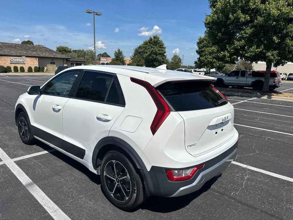 Used 2023 Kia Niro LX FWD image 10