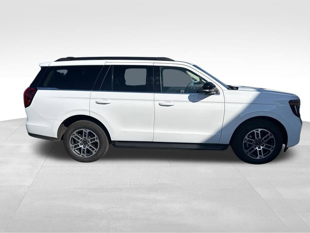 Certified 2025 Ford Expedition Active image 11