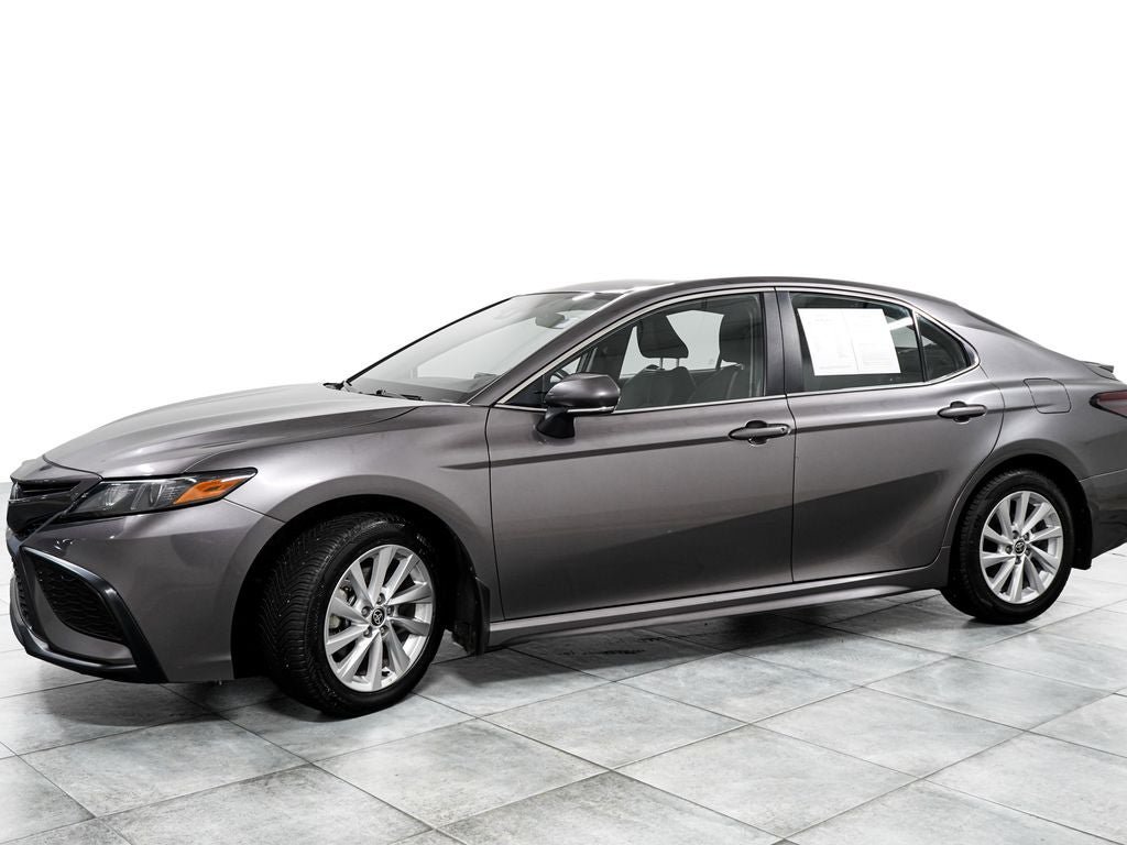 Used 2024 Toyota Camry SE FWD image 4