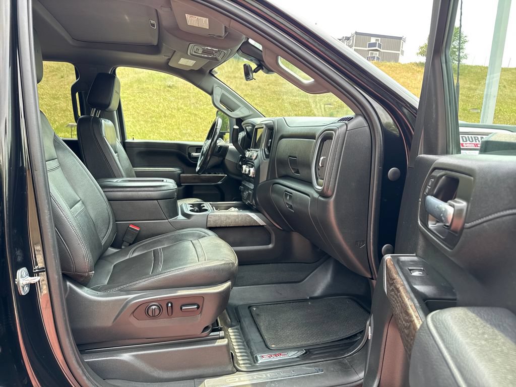 Used 2021 GMC Sierra 2500 Denali w/ Denali Black Diamond Edition AWD/4WD image 28