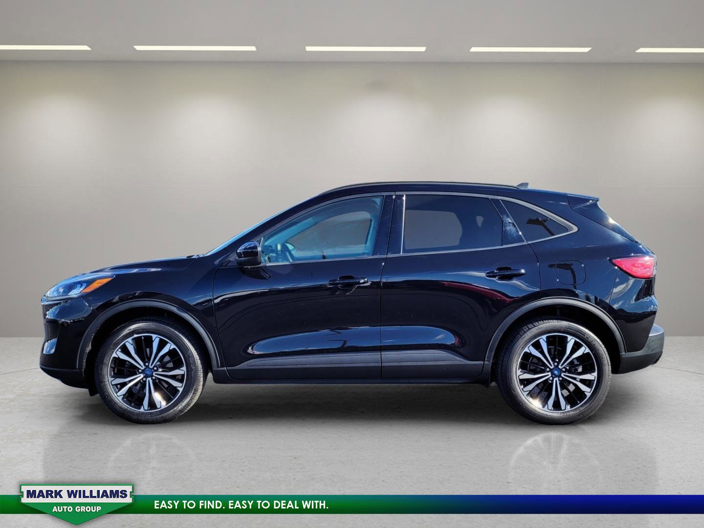 Certified 2022 Ford Escape SE w/ SE Sport Appearance Package image 2