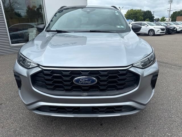Certified 2023 Ford Escape ST-Line w/ Tech Pack #1 AWD/4WD image 3