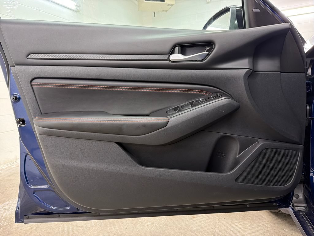 Used 2021 Nissan Altima 2.5 SR w/ SR Premium Package FWD image 17
