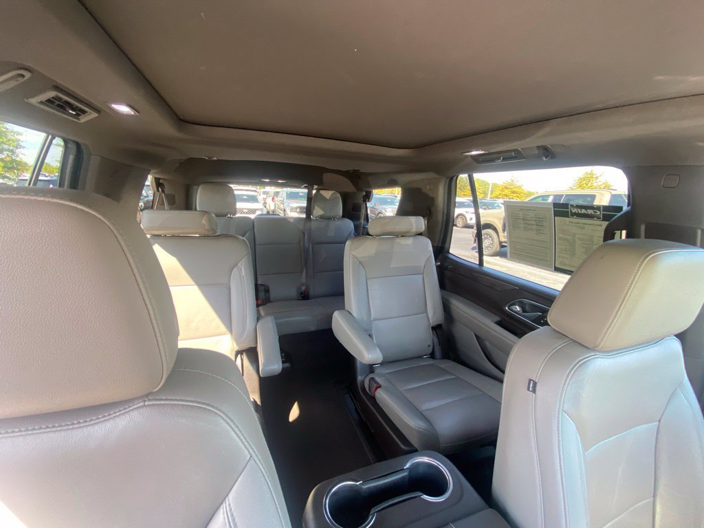 Used 2021 Chevrolet Tahoe Z71 w/ Luxury Package AWD/4WD image 29