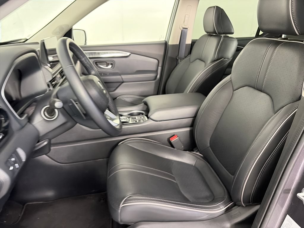 Used 2023 Honda Pilot Elite image 11