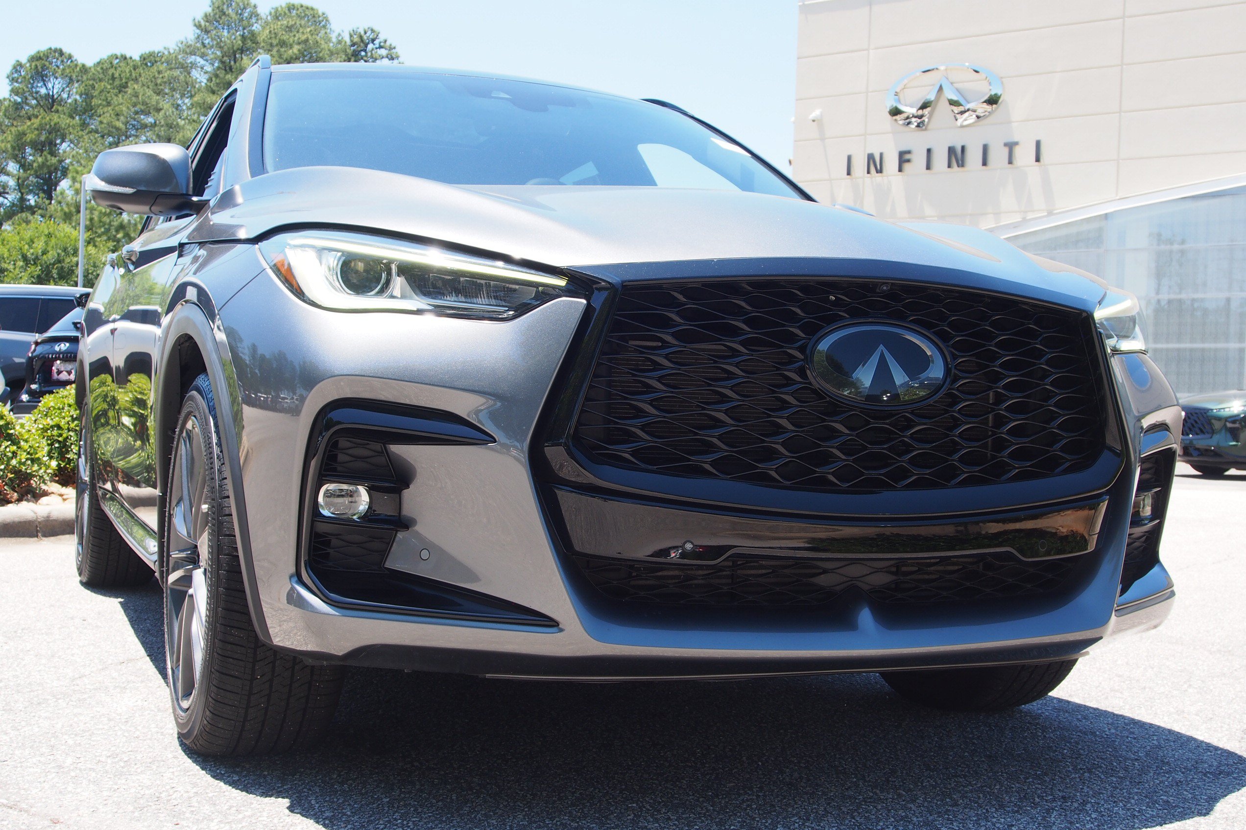 Used 2023 INFINITI QX50 Sport FWD image 2