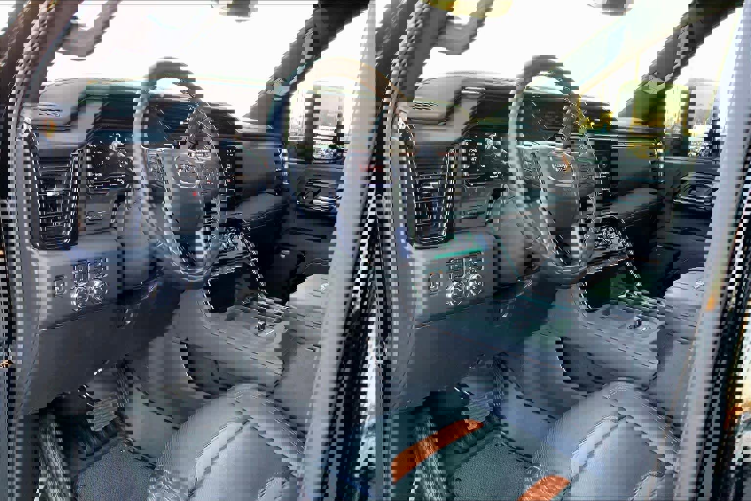 Used 2025 GMC Sierra 2500 AT4 w/ AT4 Premium Plus Package image 17