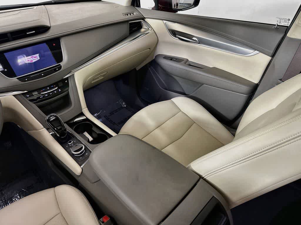 Used 2021 Cadillac XT5 Premium Luxury FWD image 11
