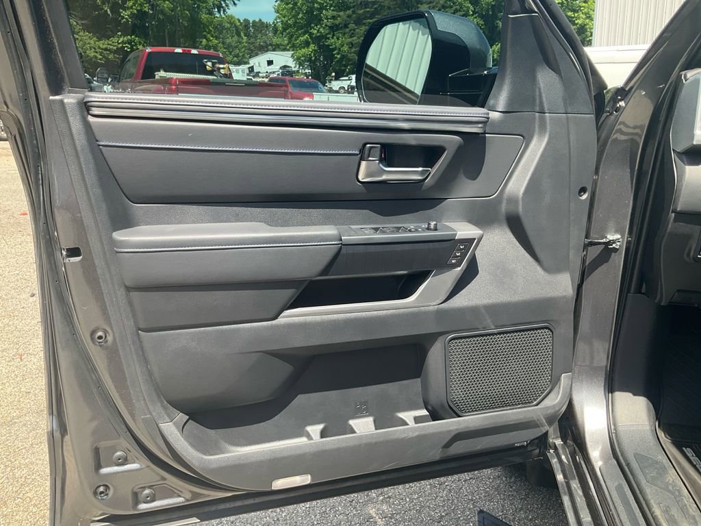 Used 2025 Toyota Sequoia Platinum AWD/4WD image 17