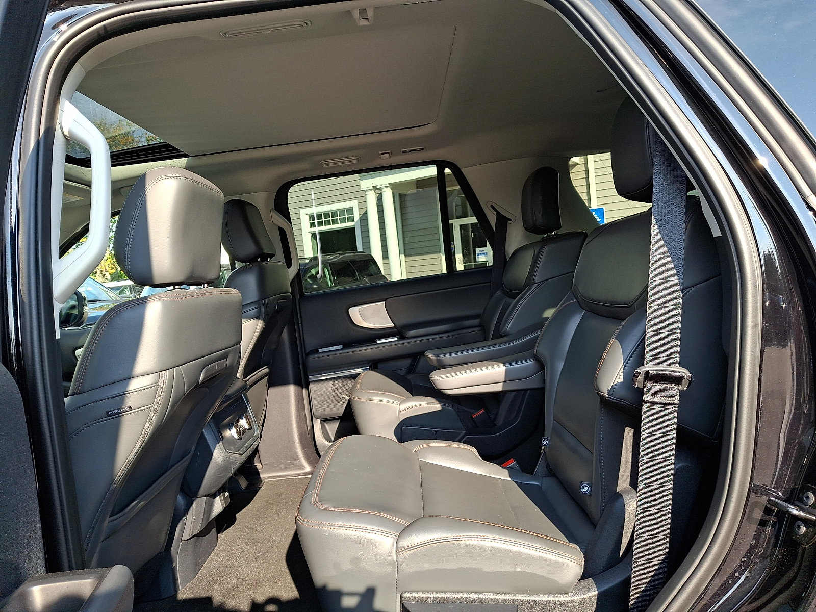 Certified 2025 Ford Expedition Active AWD/4WD image 11