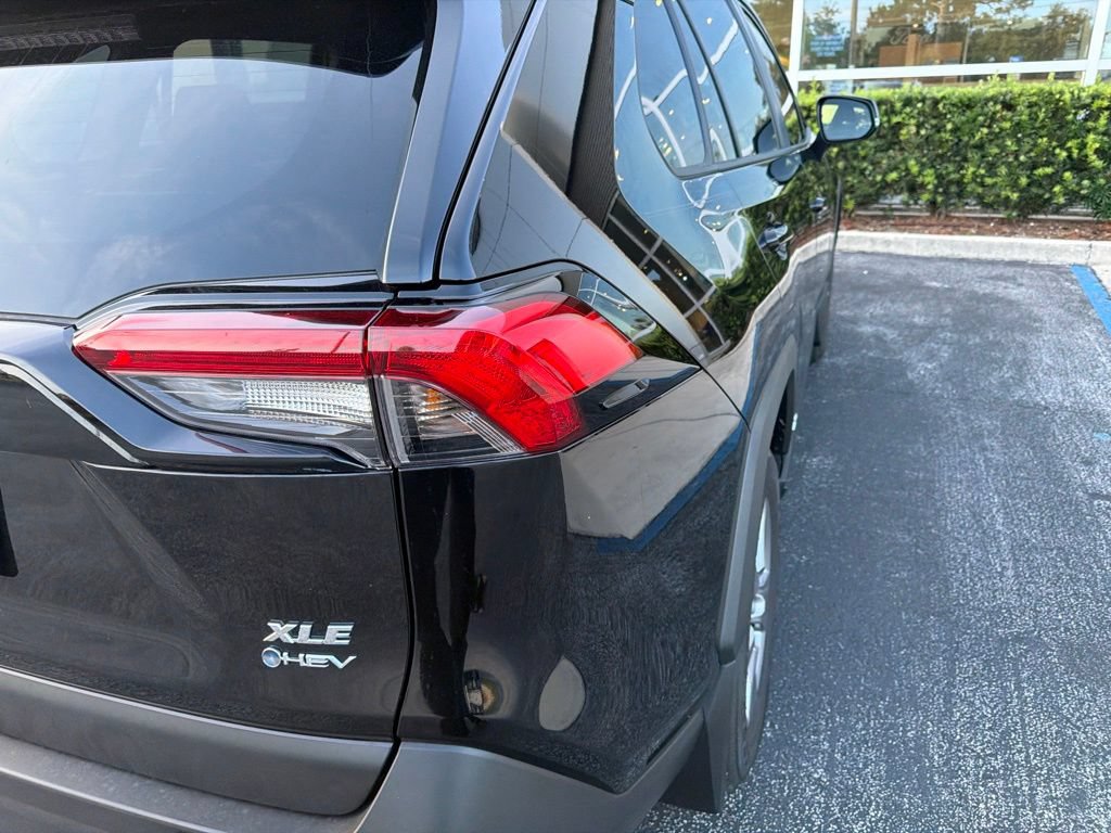 Used 2025 Toyota RAV4 XLE AWD/4WD image 16