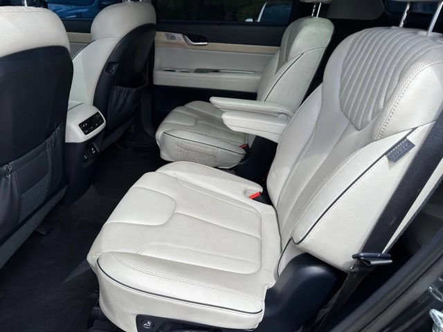 Used 2023 Hyundai Palisade Limited w/ Cargo Package AWD/4WD image 16