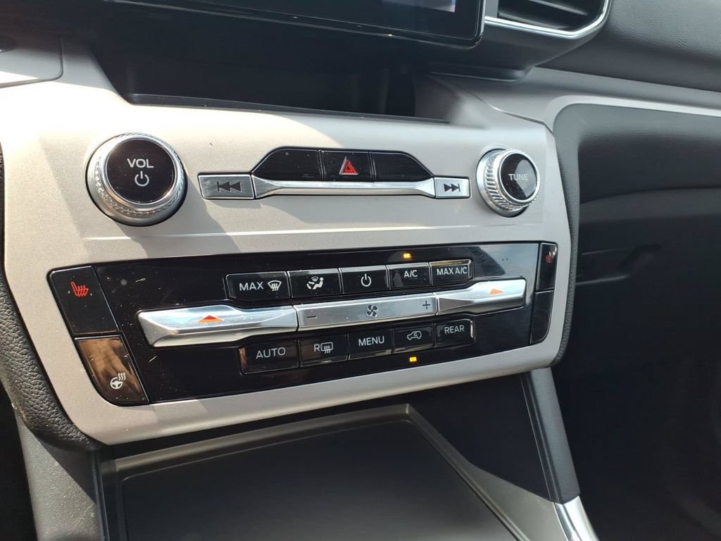 Certified 2024 Ford Explorer XLT AWD/4WD image 22