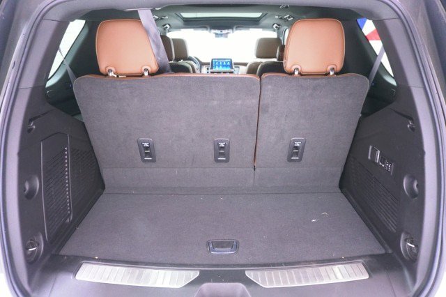 Used 2023 Chevrolet Tahoe High Country RWD image 10
