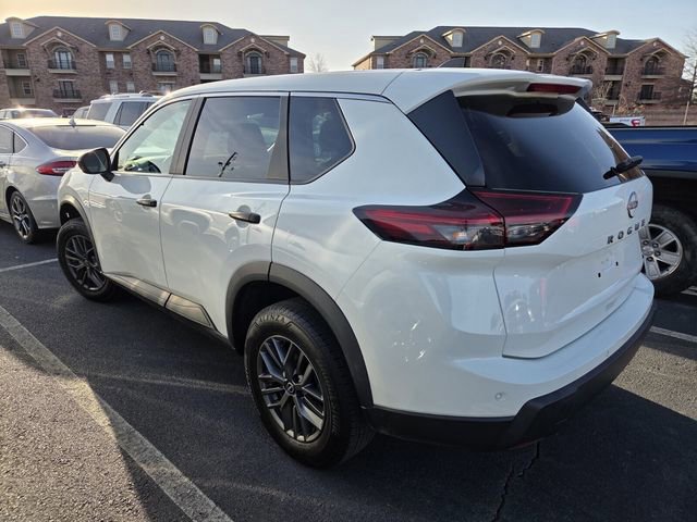 Used 2024 Nissan Rogue S image 3