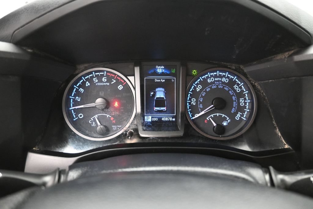 Used 2023 Toyota Tacoma TRD Off-Road w/ Technology Package AWD/4WD image 3