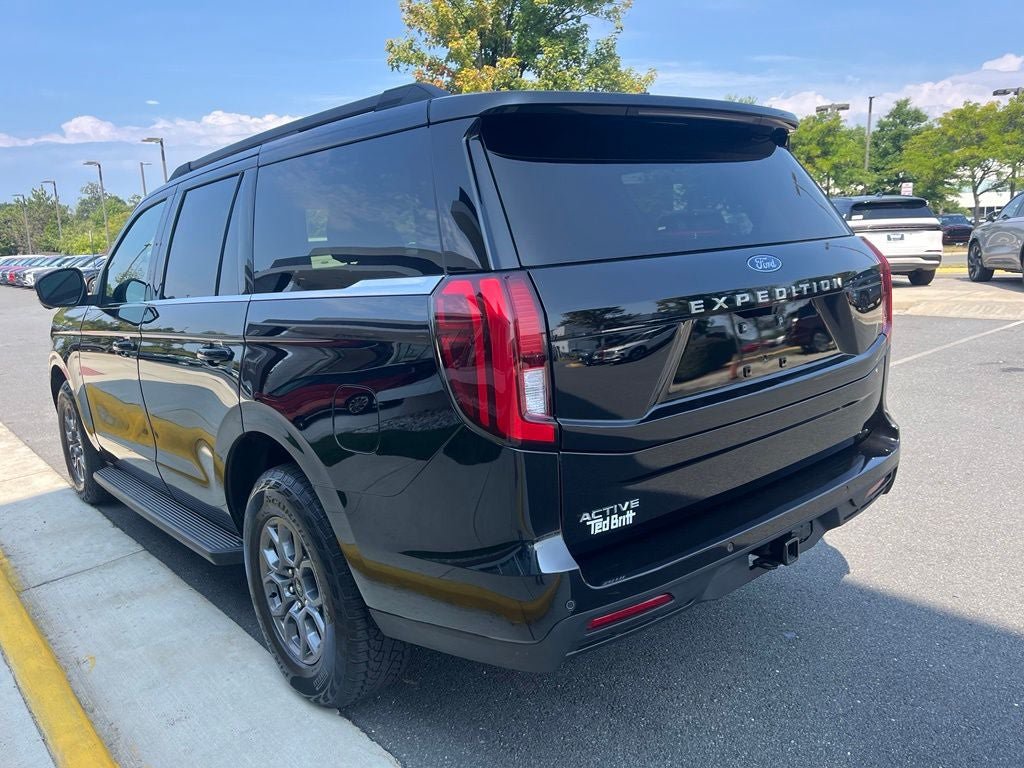 Certified 2025 Ford Expedition Active AWD/4WD image 7