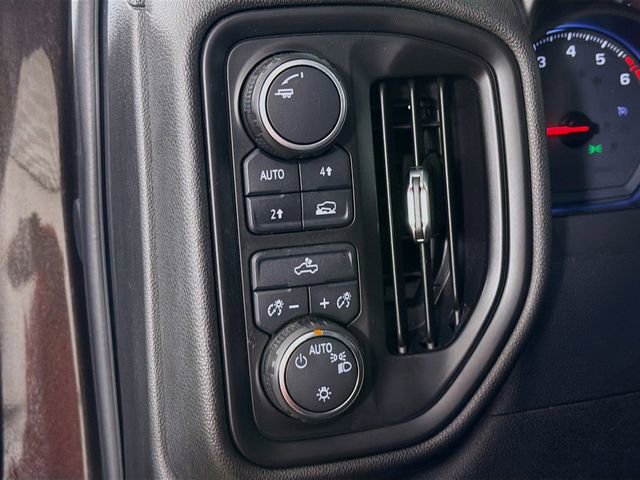 Used 2019 Chevrolet Silverado 1500 Custom w/ Custom Value Package image 12