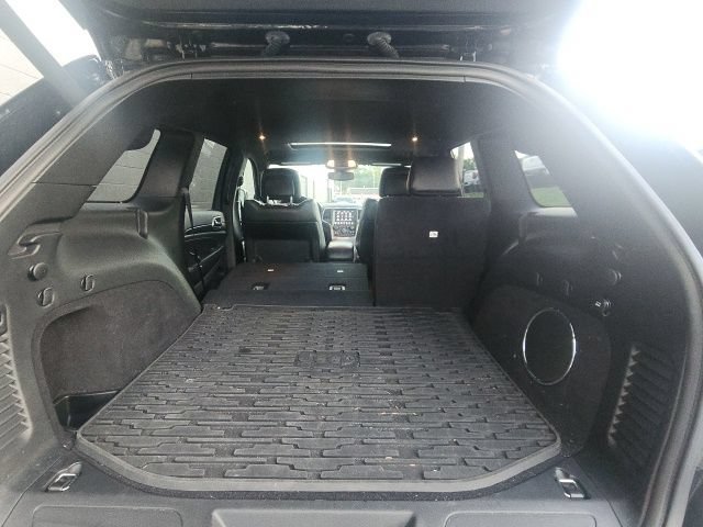 Used 2018 Jeep Grand Cherokee Altitude AWD/4WD image 17