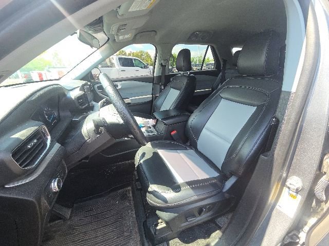 Certified 2022 Ford Explorer XLT w/ Equipment Group 202A RWD image 26