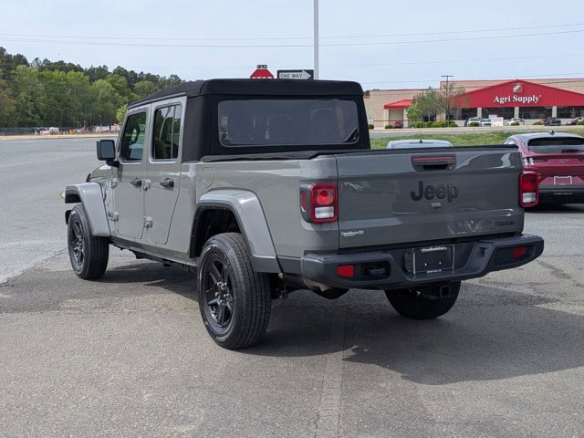 Used 2021 Jeep Gladiator Sport AWD/4WD image 6