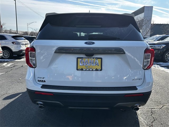 Certified 2022 Ford Explorer XLT w/ Equipment Group 202A image 4
