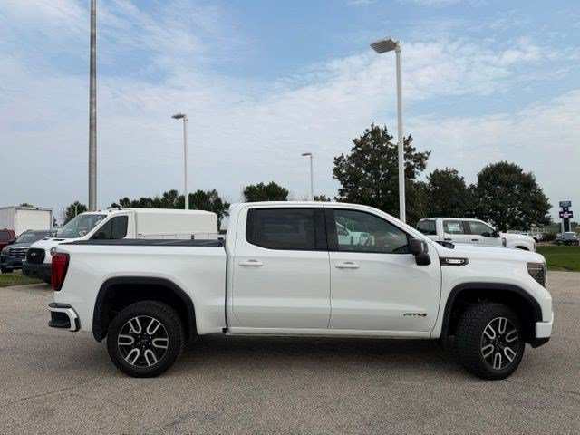 Used 2024 GMC Sierra 1500 AT4 w/ Technology Package AWD/4WD image 12