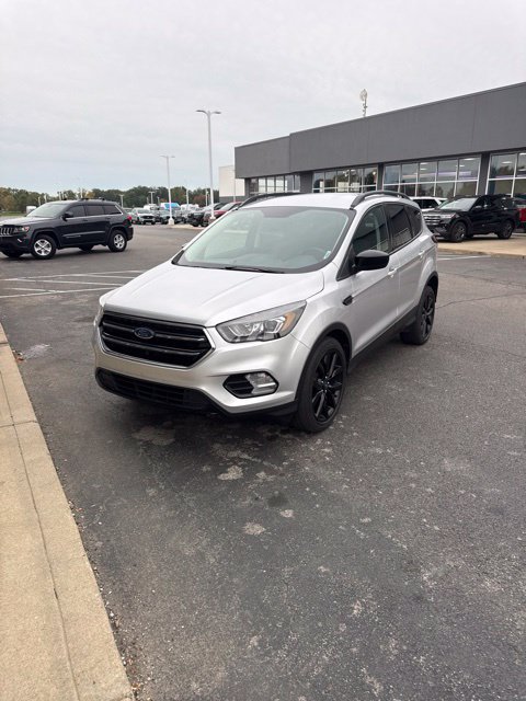 Certified 2019 Ford Escape SE FWD image 2