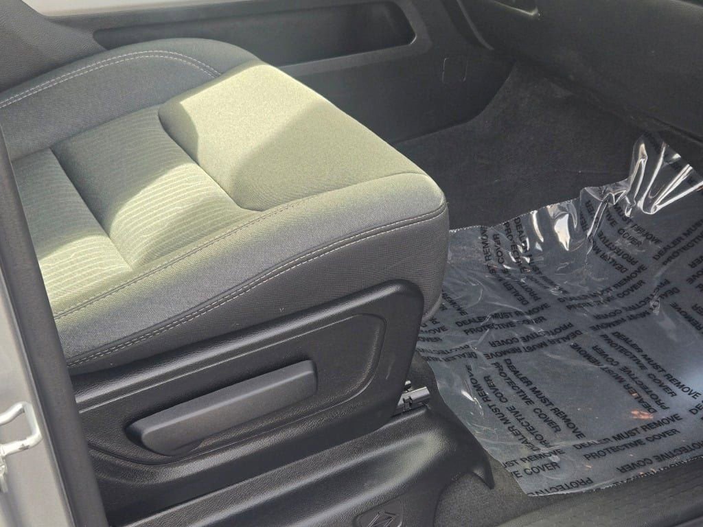 Used 2021 RAM 1500 Big Horn image 8