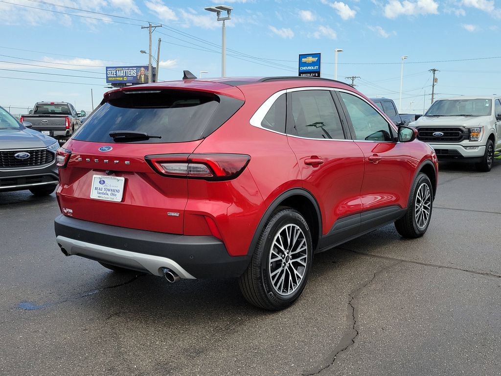 Certified 2025 Ford Escape SE FWD image 4