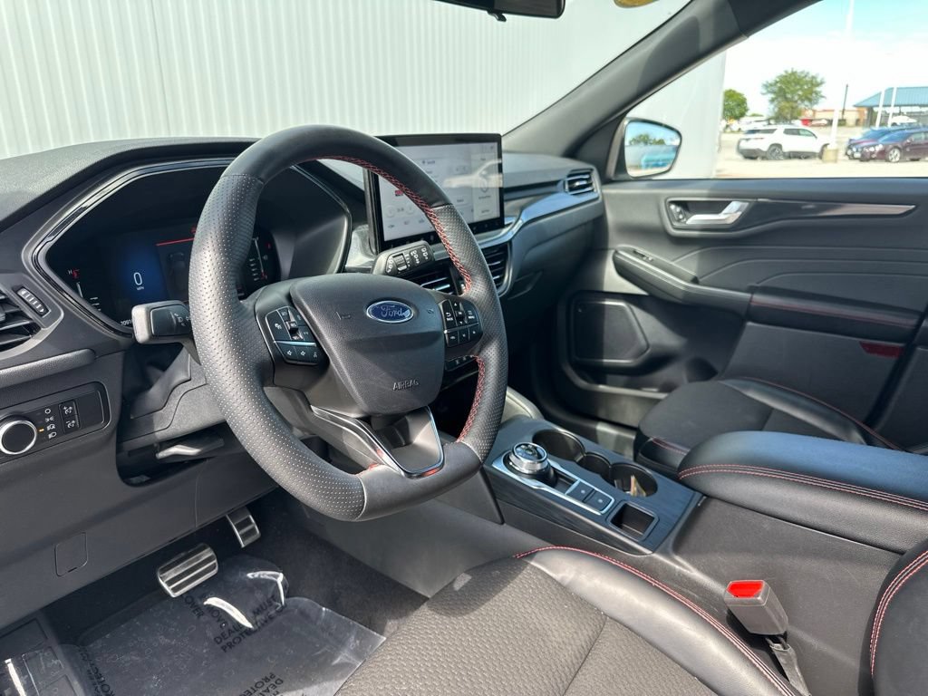 Certified 2024 Ford Escape ST-Line w/ Tech Pack #1 AWD/4WD image 15