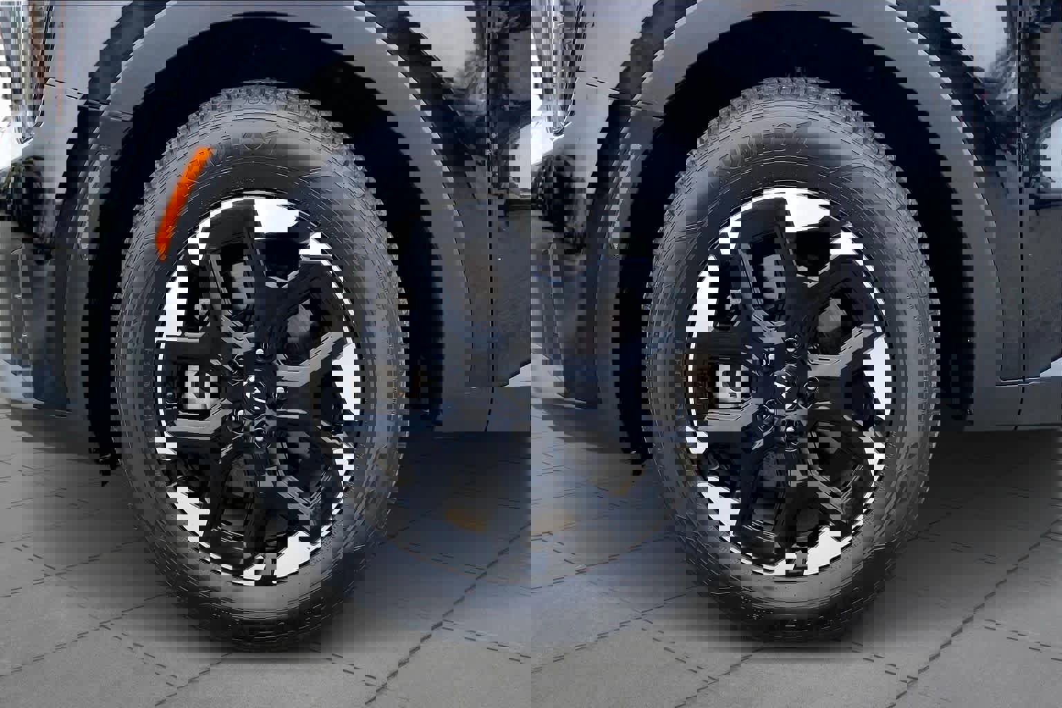 Used 2024 Kia Sorento S image 13