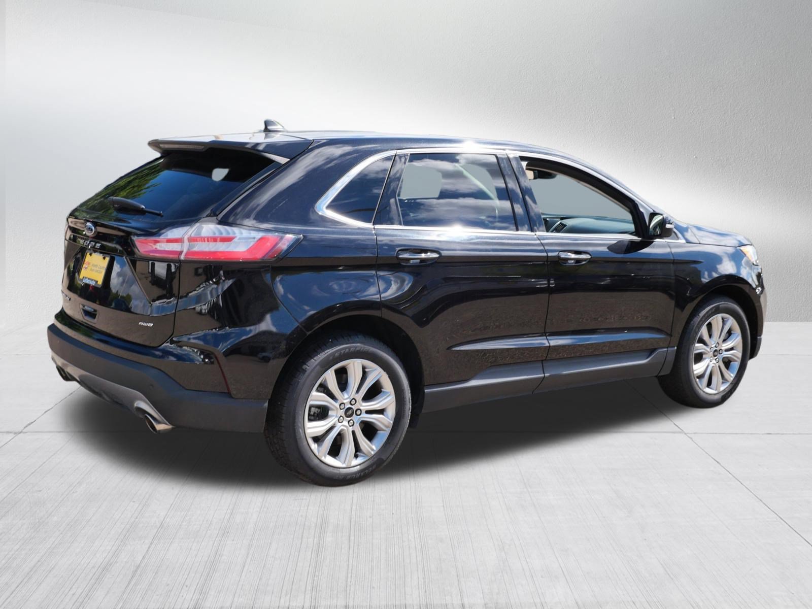 Certified 2024 Ford Edge Titanium AWD/4WD image 7