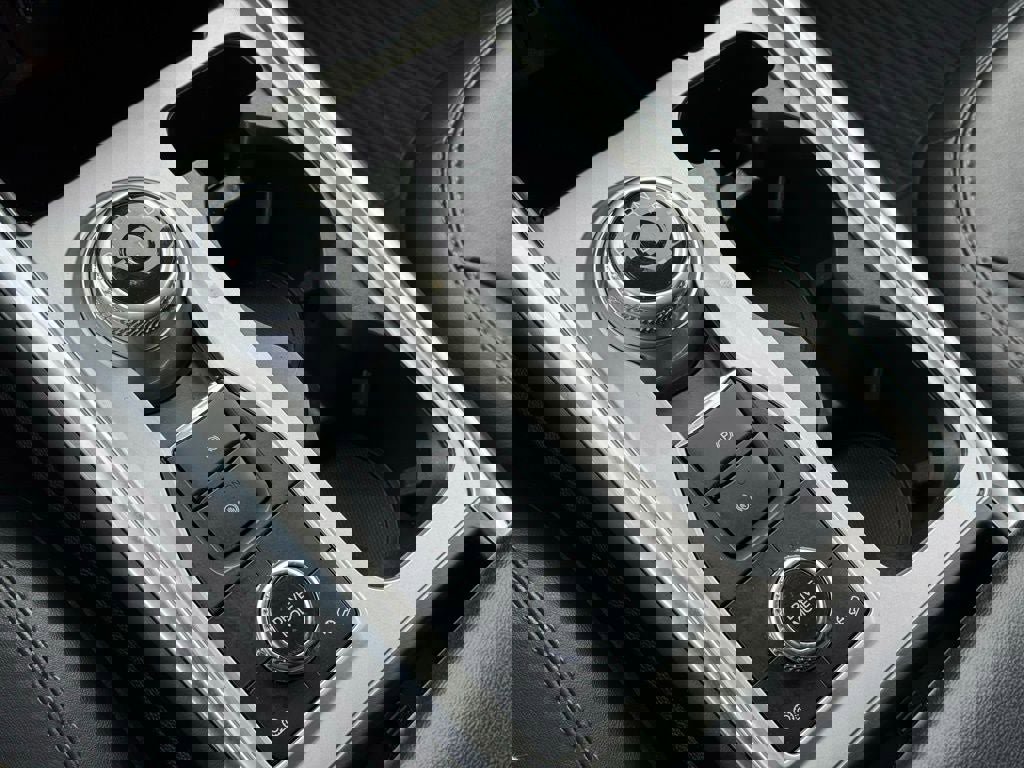 Certified 2022 Ford Explorer XLT w/ Equipment Group 202A image 38