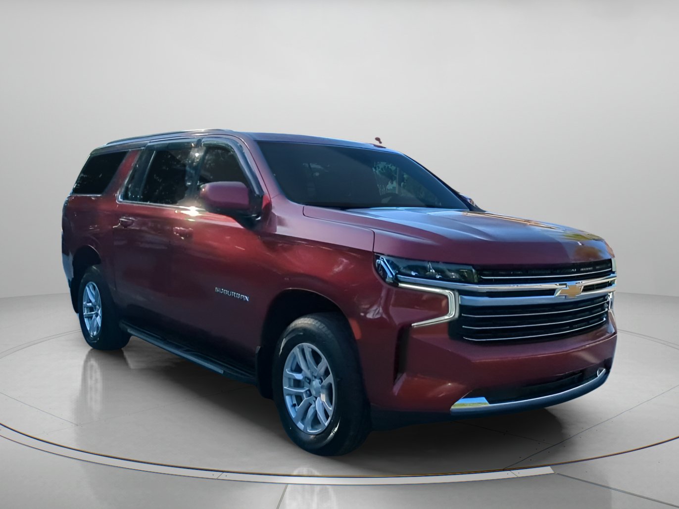 Used 2021 Chevrolet Suburban LT RWD image 2
