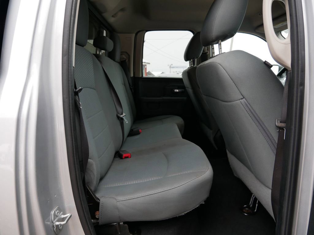 Used 2017 RAM 1500 Classic SLT AWD/4WD image 9