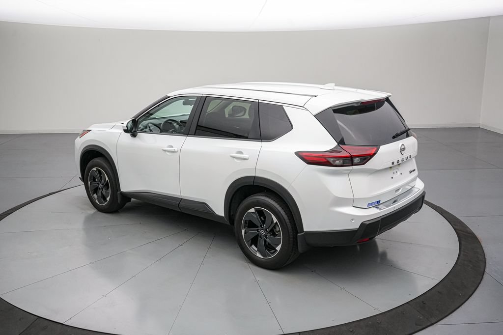 Used 2024 Nissan Rogue SV AWD/4WD image 6