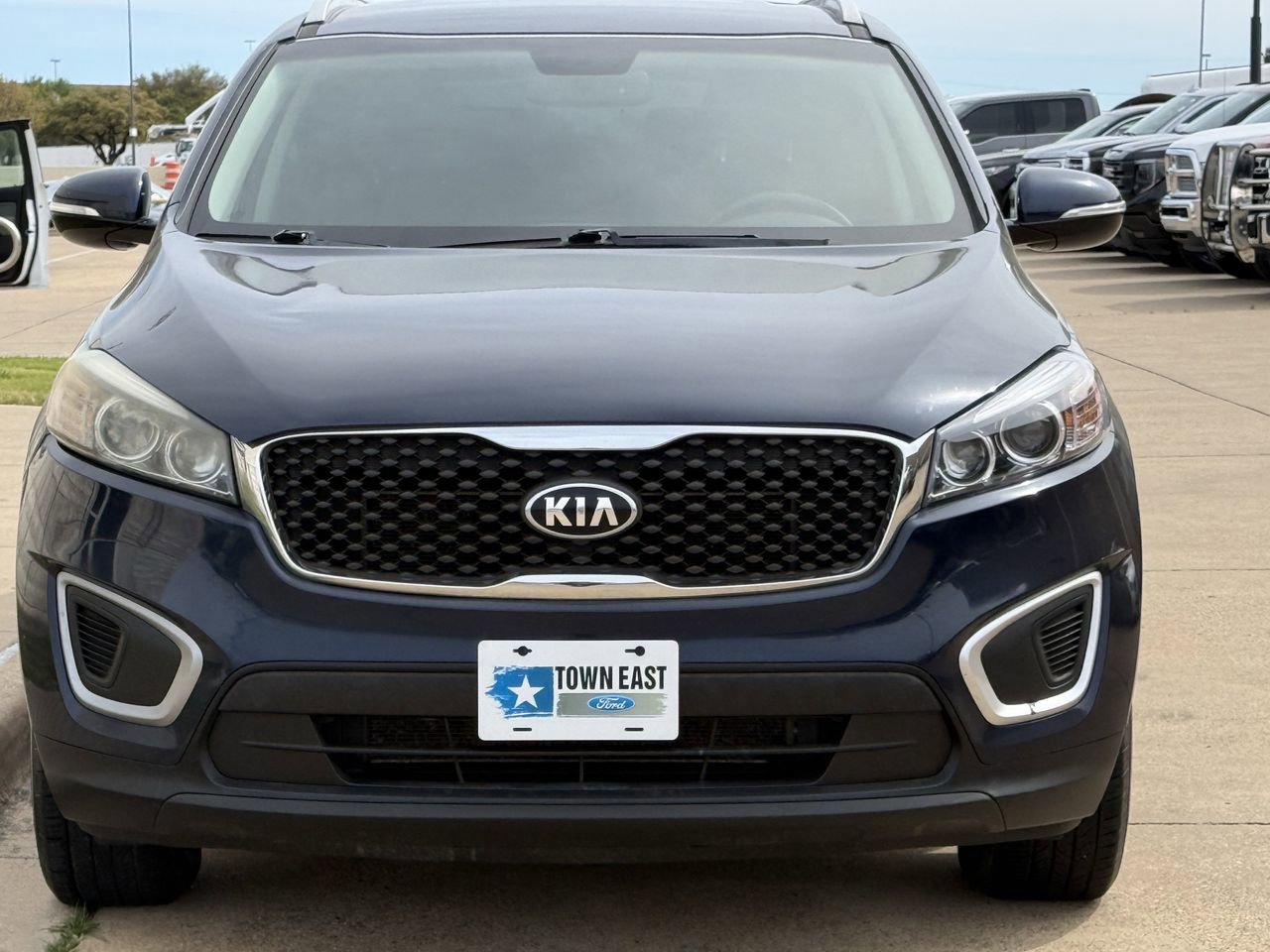 Used 2018 Kia Sorento LX image 6